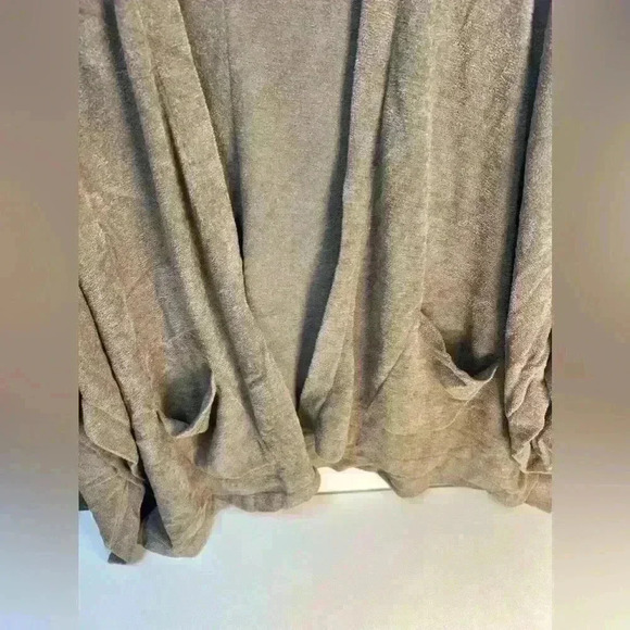 Barefoot Dreams taupe bamboo lite open cardigan with pockets - Picture 7 of 8
